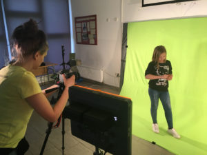 Žmergov filmski EAThink set u OŠ Drenje – pobjedniku video natječaja Tanjur pun dobrote