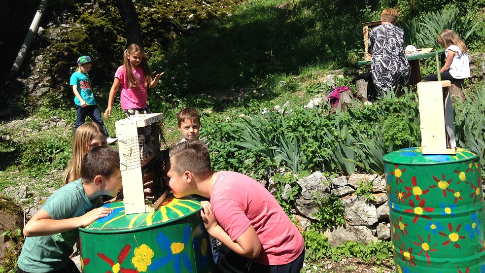 S učenicima smo izradili hotel za kukce za školski vrt na Veprincu