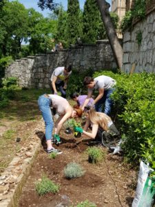 U Sušačkoj gimnaziji niknuo učenički “poduzetnički” vrt
