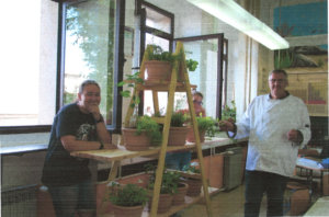 Učenici “zasadili” mediteranski vrt u učionici za potrebe školske kuhinje i zadruge